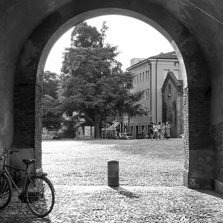 Al Pipai By Ferrara